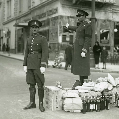 Μια έκθεση φωτογραφίας για την εορταστική Αθήνα του 20ου και 21ου αιώνα