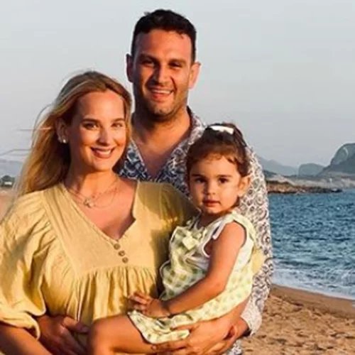 Γέννησε η Άννη Πανταζή | Η πρώτη φωτογραφία του νεογέννητου γιου της από το μαιευτήριο