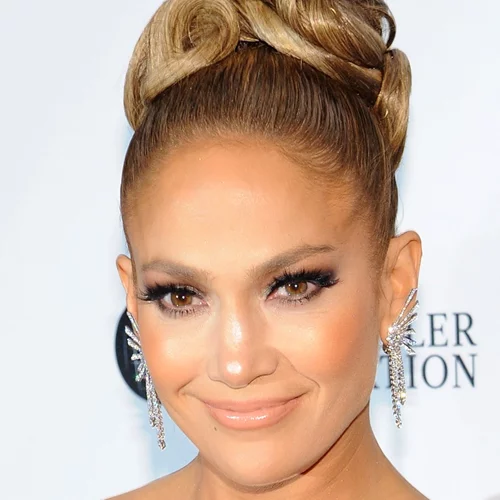 Kανείς δε φοράει καλύτερα τη φόρμα από τη Jennifer Lopez | To στιλιστικό μυστικό που κάνει το athleisure απίστευτα chic