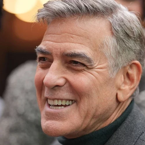 "Κάθε πρωί πηγαίνω τα παιδιά μου στο σχολείο"| O George Clooney είναι ένας συνηθισμένος πατέρας