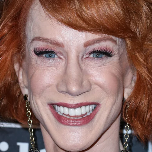 Kathy Griffin | "Η τελευταία φορά που ήμουν σε νοσοκομείο ήταν τον Ιούνιο του 2020 όταν προσπάθησα να αυτοκτονήσω"