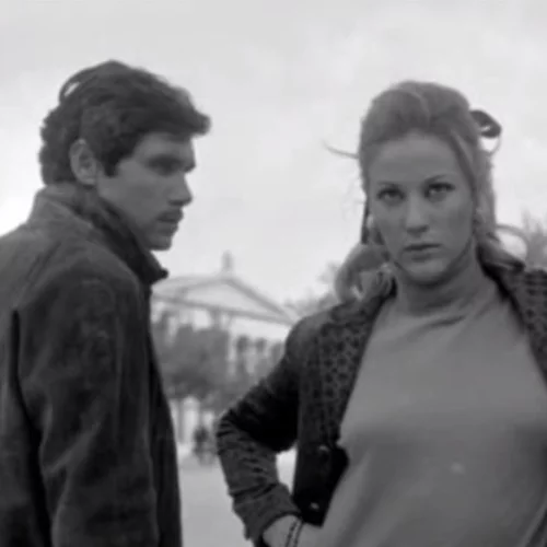 Το δικτυωτό φόρεμα της Ζωής Λάσκαρη που σκανδάλισε τις Κάννες