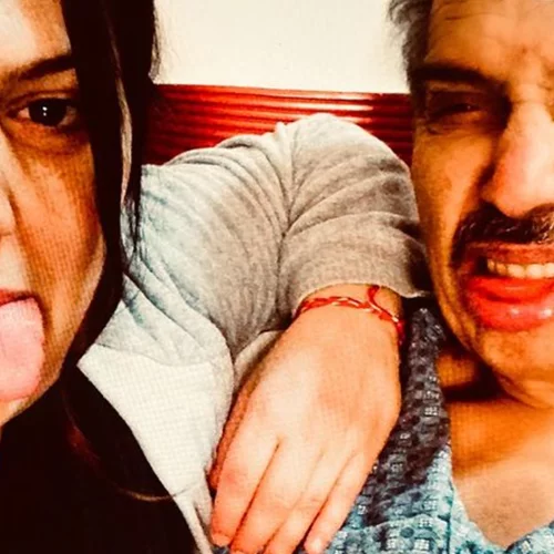 Δανάη Μπάρκα | Η φωτογραφία με τον παππού της που έχει "φύγει" από τη ζωή και το συγκινητικό μήνυμα