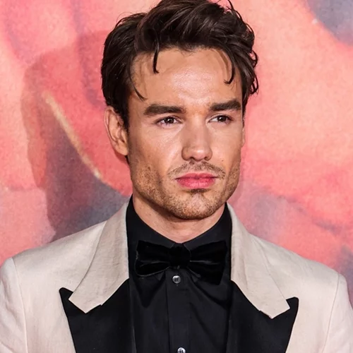 Τρία άτομα κατηγορούνται για το θάνατο του διάσημου τραγουδιστή Λίαμ Πέιν