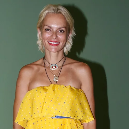 Η Έλενα Χριστοπούλου με κόκκινο ψηλόμεσο μπικίνι που θα αναδείξει τέλεια τις καμπύλες σου