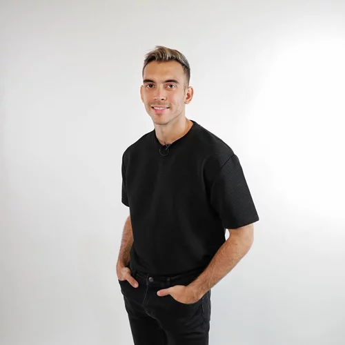 Ιάσονας Μανδηλάς, από τον πρωταθλητισμό στη σκηνή