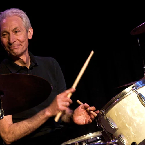 Rolling Stones | Πέθανε ο θρυλικός ντράμερ του συγκροτήματος, Charlie Watts