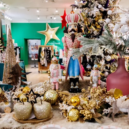 My Christmas - My notos | Tα ανανεωμένα πολυκαταστήματα notos γιορτάζουν την πιο λαμπερή εποχή του χρόνου