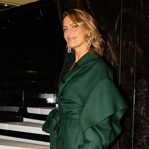 Η Τατιάνα Μπλάτνικ ψωνίζει στη λαϊκή αγορά μαζί με τη μητέρα της | Τα κομψά looks που φόρεσαν