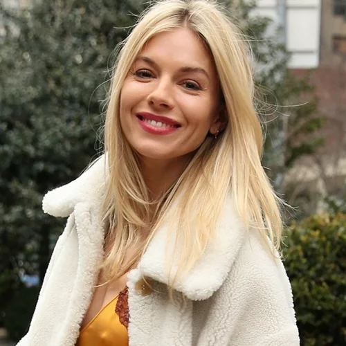 Τα 7 ωραιότερα κραγιόν στο χρώμα του σάπιου μήλου που κολακεύουν όλες τις γυναίκες