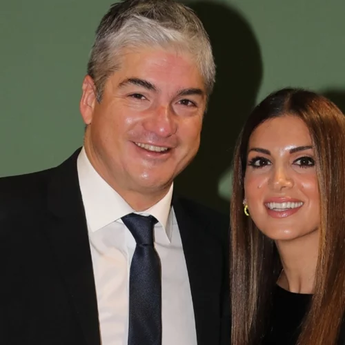 Σταματίνα Τσιμτσιλή | Η εντυπωσιακή εμφάνιση στο πλευρό του συζύγου της