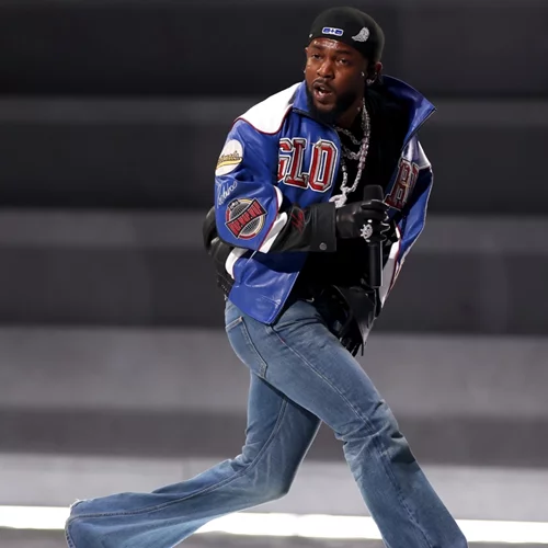 Do it like Kendrick | 7 bootcut jeans για να φορέσεις κι εσύ το viral ρούχο του φετινού Super Bowl