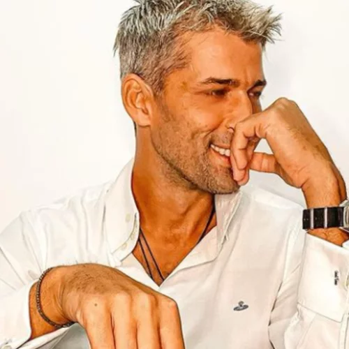 Αλέξης Παππάς | Η πρώτη ανάρτηση στο Instagram με κατάξανθα μαλλιά και χωρίς γένια