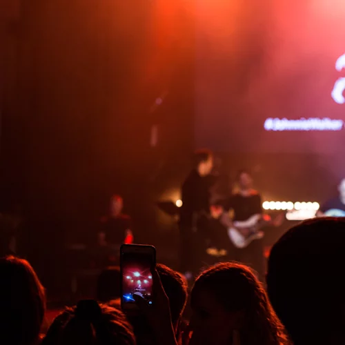 Johnnie Walker Keep Walking Together Tour  | Αγαπημένα μπαρ της πόλης υποδέχονται νέους ανερχόμενους καλλιτέχνες, με την υποστήριξη του Johnnie Walker