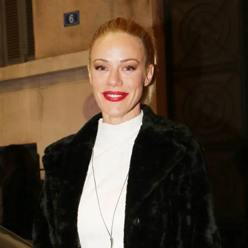 Καλεσμένη σε γάμο | Με το κομψό φόρεμα της Ζέτας Μακρυπούλια θα διαφέρεις και θα κλέψεις τις εντυπώσεις