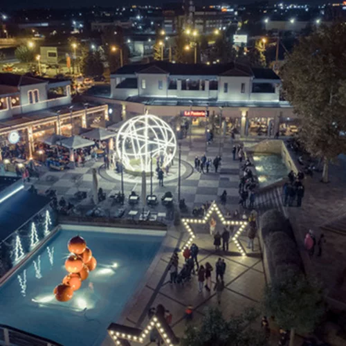 Χριστουγεννιάτικα ψώνια με φόντο το πιο παραμυθένιο σκηνικό