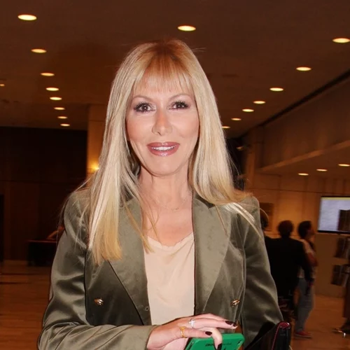 Η Λίζα Δουκακάρου σε σπάνια εμφάνιση με τον σύζυγό της