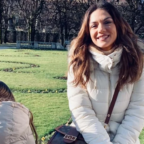 Η Εύα Τσιμιτσέλη στο Παρίσι | Η ανάρτηση της Βάσως Λασκαράκη για την κόρη της