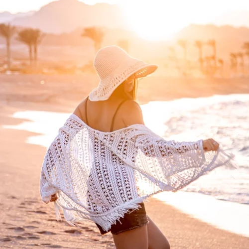 Τα ωραιότερα καπέλα για μία κομψή εμφάνιση στην παραλία