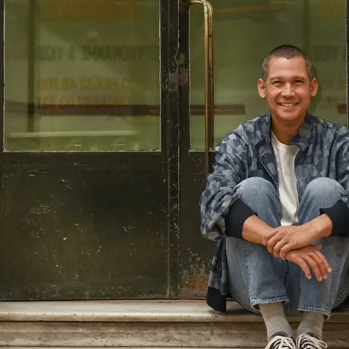 Επιστροφή στις ρίζες για τον Σωτήρη Κοντιζά | Φωτογραφίζει τα παιδιά του στην Ιαπωνία