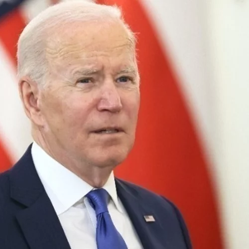 31 βουλευτές και 4 γερουσιαστές των Δημοκρατικών έχουν ζητήσει από τον Μπάιντεν να αποσύρει την υποψηφιότητά του