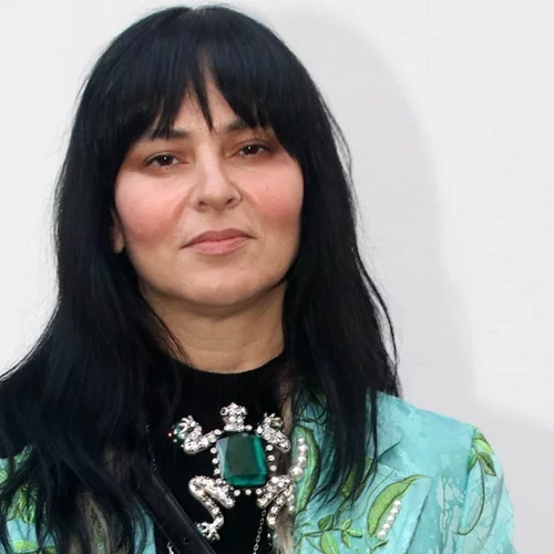 Ζενεβιέβ Μαζαρί | Το σαγηνευτικό, ανδρικό άρωμα που φορά τα τελευταία 14 χρόνια