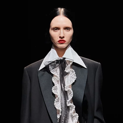 Valentino | Η Fall 2021 συλλογή επανασυστήνει τον αισθησιασμό