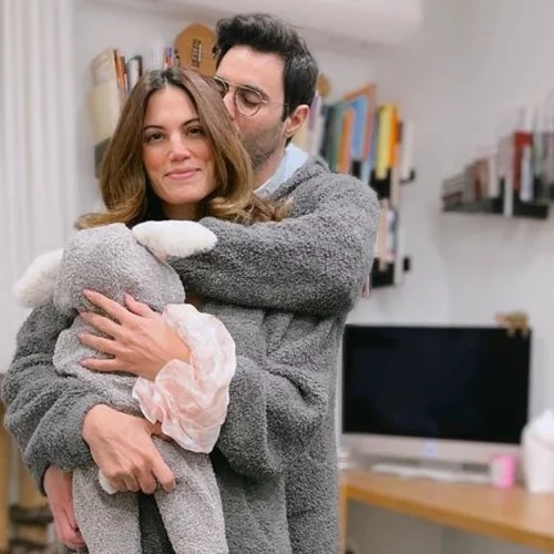 Η Μαίρη Συνατσάκη στο νέο της σπίτι | "Κατακίτρινα"