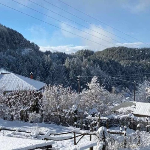 Από σήμερα η επιδείνωση του καιρού με βροχές και πολικές θερμοκρασίες – Πού θα χιονίσει