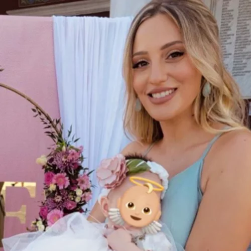 Η Άννα Κορακάκη έγινε νονά | Δες το ρομαντικό φόρεμα που επέλεξε