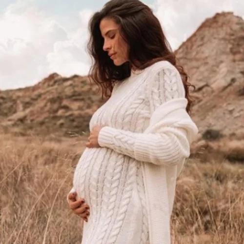 Χριστίνα Μπόμπα | Η εξομολόγηση της εγκυμονούσας: "Ήταν η πρώτη φορά που είδα τον Σάκη να λυγίζει"