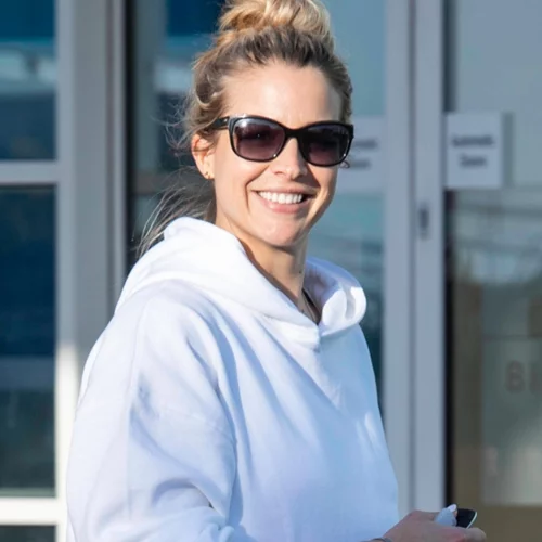 Πώς θα δημιουργήσετε κομψά looks με sweatshirts