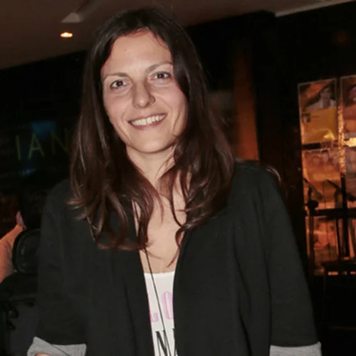 "Άρχισε να μουδιάζει το χέρι μου" | Η ζωή της Ελεάνας Βραχάλη με σκλήρυνση κατά πλάκας