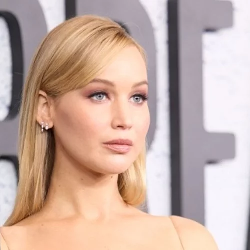 Η Jennifer Lawrence καλωσόρισε το δεύτερο παιδί της
