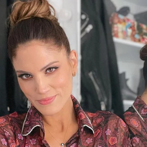 Το φόρεμα που η Μαίρη Συνατσάκη σου προτείνει εάν σκοπεύεις να παντρευτείς με πολιτικό γάμο