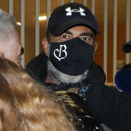 Βαλάντης - Survivor | Πανικός κατά την άφιξή του στο αεροδρόμιο (εικόνες, βίντεο)