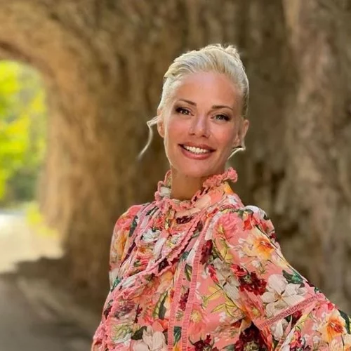 Η οικογένεια της Ζέτας Μακρυπούλια δε χωράει σε μία φωτογραφία! "Επιστροφή στις ρίζες μου"