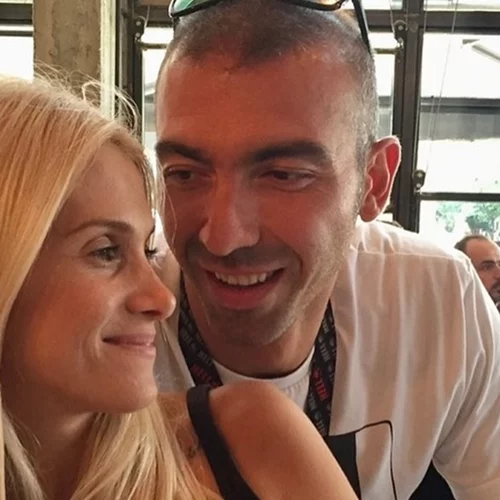 Δύο χρόνια χωρίς τον Αλέξανδρο Νικολαΐδη | Η Δώρα Τσαμπάζη συγκινεί