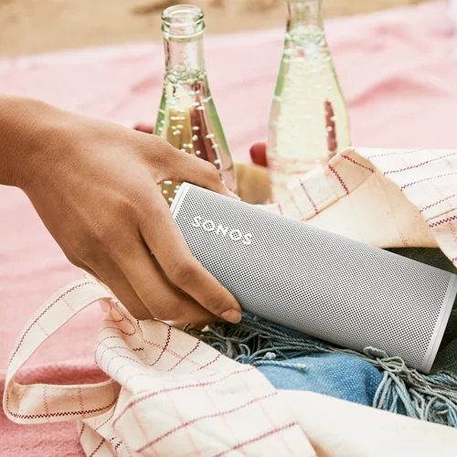 Τα πανίσχυρα φορητά ηχεία που δεν θα αποχωρίζεσαι αυτό το καλοκαίρι