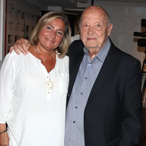 Λουκίλα Καρρέρ | Όλα όσα χρειάζεται να γνωρίζεις για τη σύζυγο του Μίμη Πλέσσα