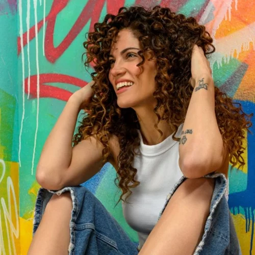 Η νέα συλλογή sneakers της Μαίρης Συνατσάκη για την Envie Shoes φέρνει την Άνοιξη