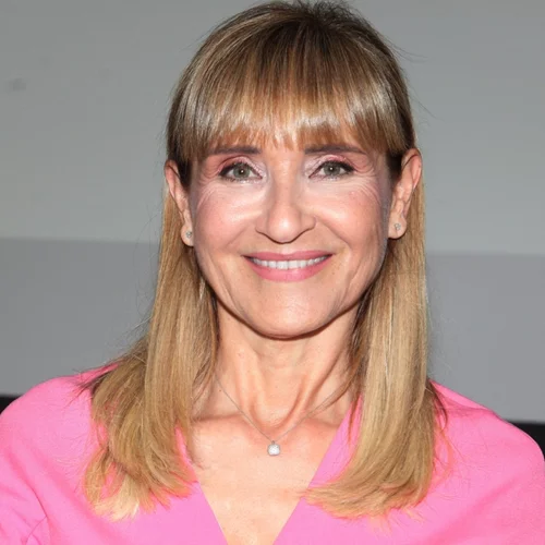 Μάρα Ζαχαρέα | Ποζάρει με τη μητέρα και τον γιο της σε μία σπάνια φωτογραφία