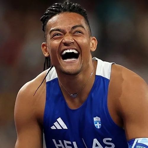 Εμμανουήλ Καραλής: "Δώσε μου μια αγκαλιά έχω πεθάνει"