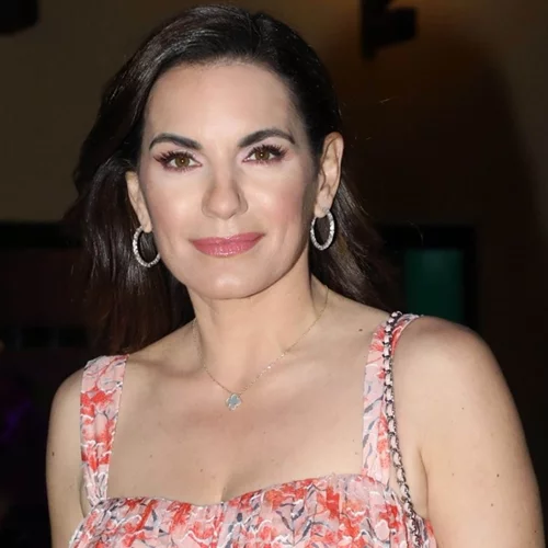 Όλγα Κεφαλογιάννη | Εντυπωσιακή στα εγκαίνια της έκθεσης "Είσαι Ό,τι Φοράς"