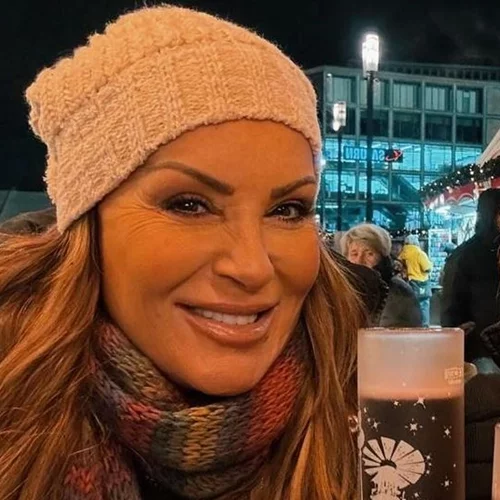 Ναταλία Γερμανού | Χαμογελαστή στο χιονισμένο Βερολίνο