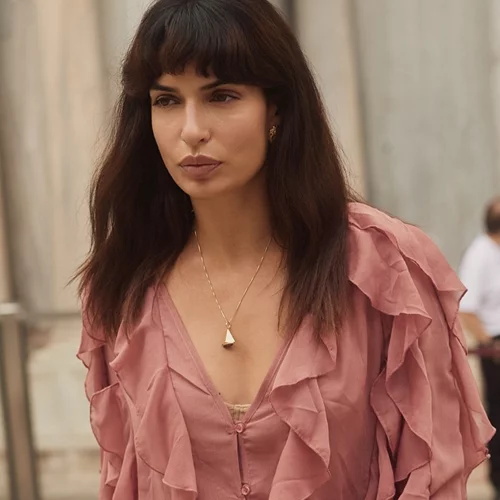 Η Τόνια Σωτηροπούλου με το suede τζάκετ που θα σε ρωτούν όλοι από που αγόρασες