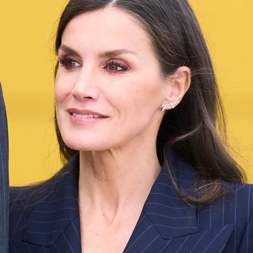 Γιατί πρέπει να βάλεις ένα κοστούμι με ρίγες στην γκαρνταρόμπα σου | Δες πώς το φόρεσε η Letizia