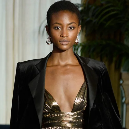 Δεν ξέρεις τι να φορέσεις στη βραδινή σου έξοδο; | 3 Ελληνίδες παρουσιάστριες σού δίνουν ιδέες