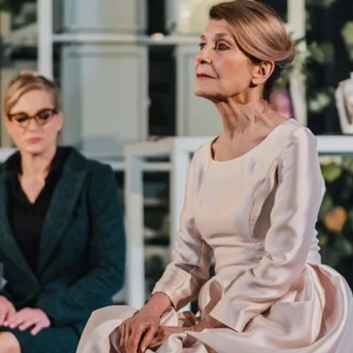 Αιμιλία Υψηλάντη | Δύναμη ψυχής μετά τον θάνατο της κόρης της - Το μήνυμά της πριν ανέβει ξανά στη σκηνή