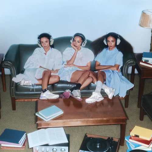 Το XT-Whisper από τη συλλογή Salomon Sportstyle σχεδιάστηκε για τις τολμηρές γυναίκες